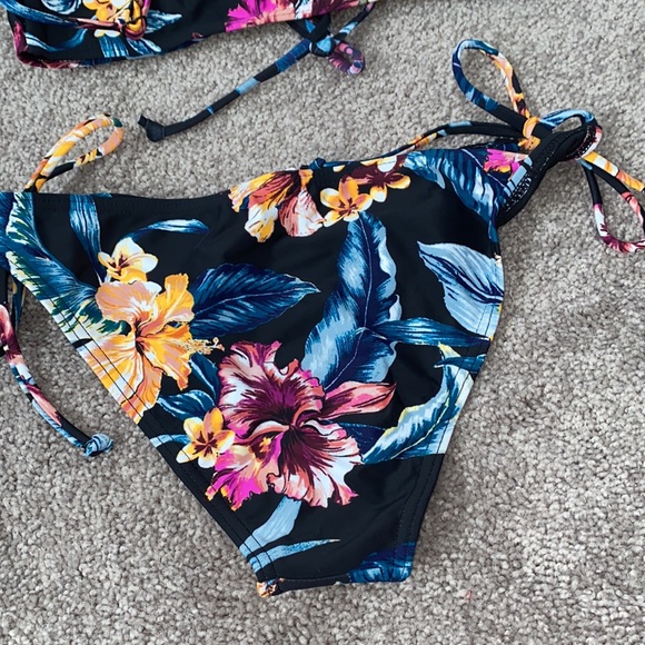 NWT Bikini set - Picture 4 of 6